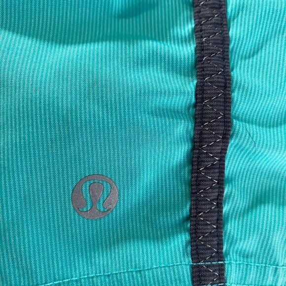 Lululemon Leader of The Track Short Unlined Polyester Athletic Women's Size 6 - Picture 5 of 7